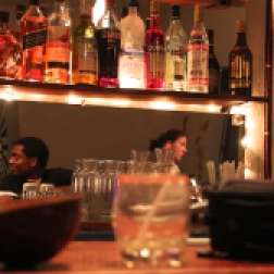 Un soir . Yon swa . One night . Una noche @ Yanvalou Café . Bar . Restaurant
